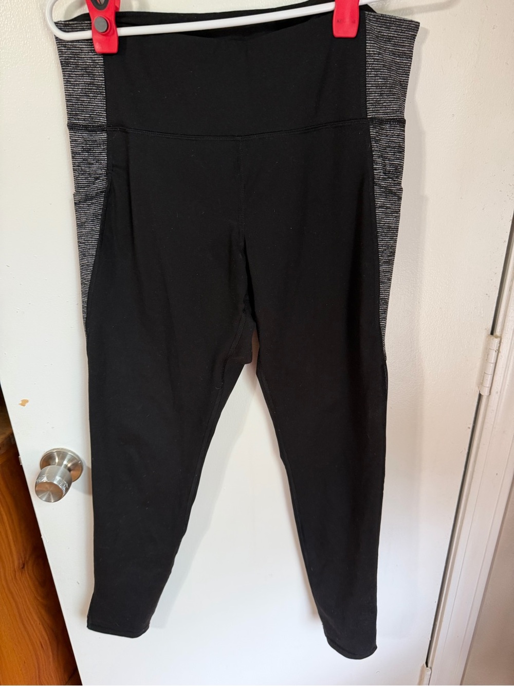 Old Navy Active Go-Dry Leggings XL Black Grey Pockets